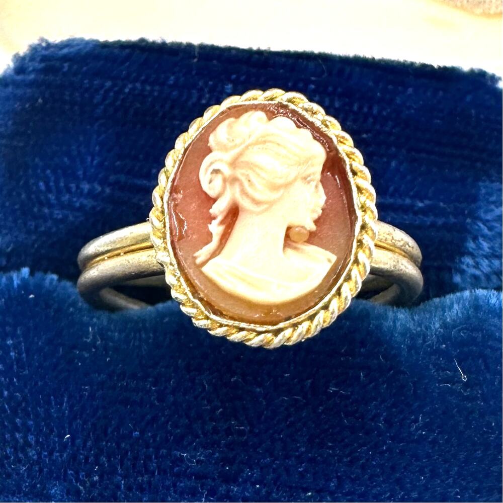 Italy signed vintage gold tone brass resin cameo adjustable ring